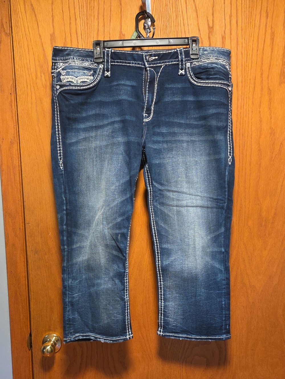 Woman's Rock Revival Crop Dark Blue Washed Jeans